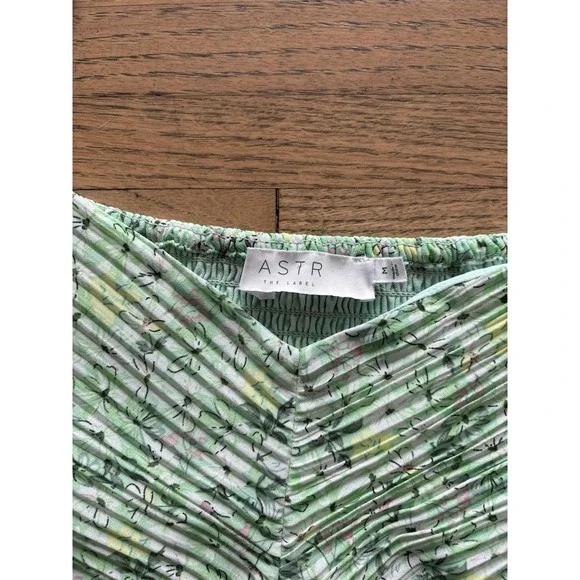 ASTR women's Bonnie green long sleeve crop Top Size M‎ - Picture 3 of 4